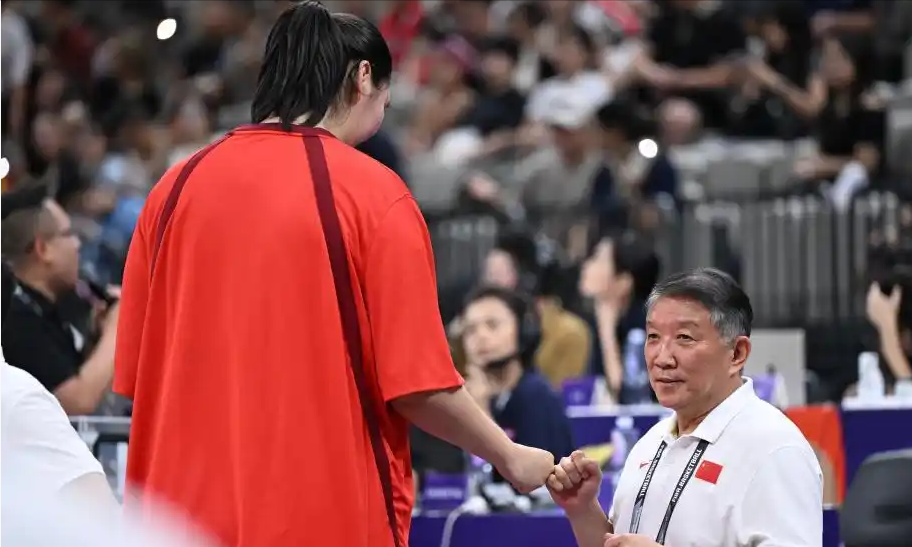 法国队翻盘中国队，张本智和惊艳四座